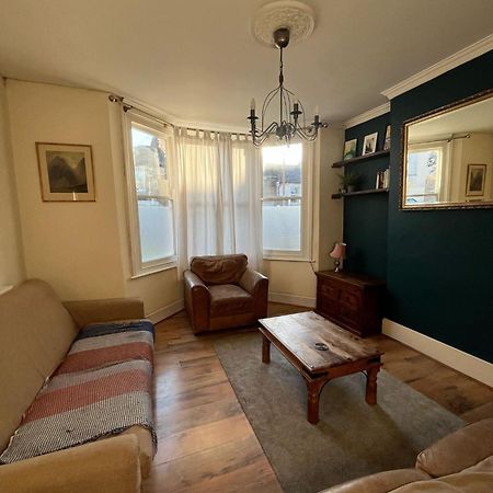 4 Bedroom House, Close To The O2 And Greenwich ロンドン エクステリア 写真