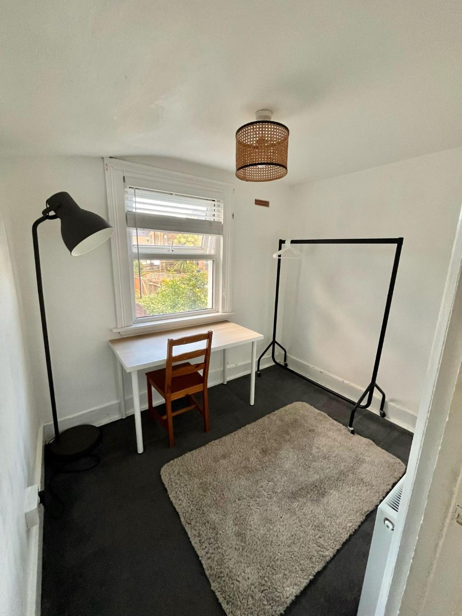 4 Bedroom House, Close To The O2 And Greenwich ロンドン エクステリア 写真